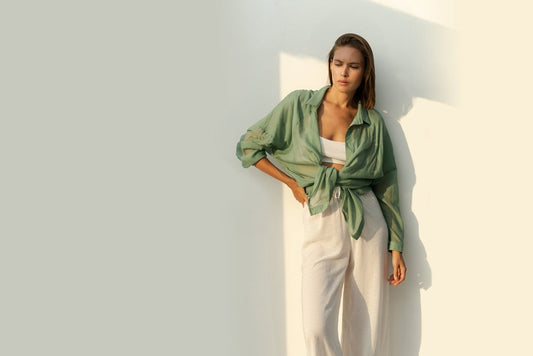 Women wearing a linen pant