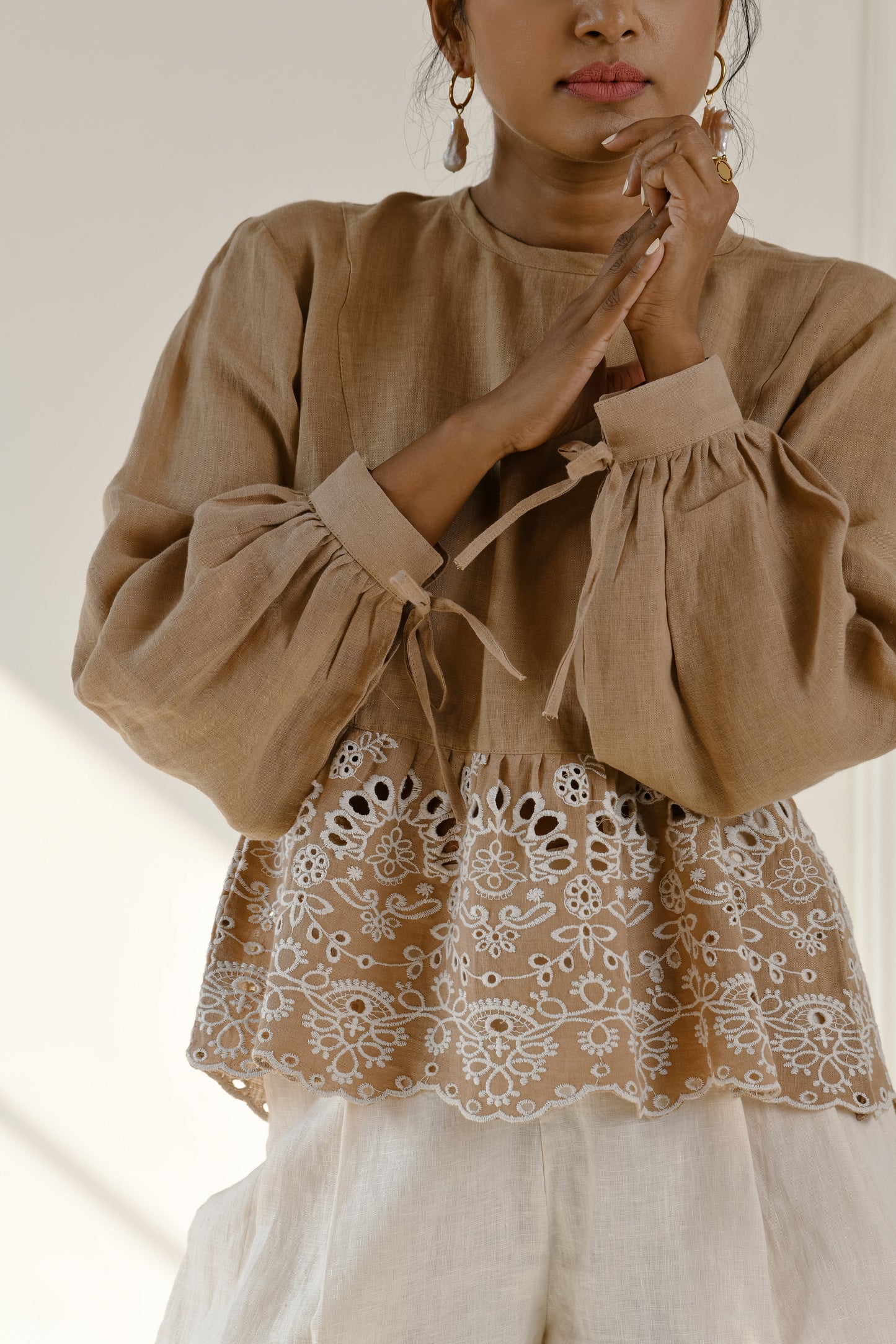Crema linen embroidered shorts