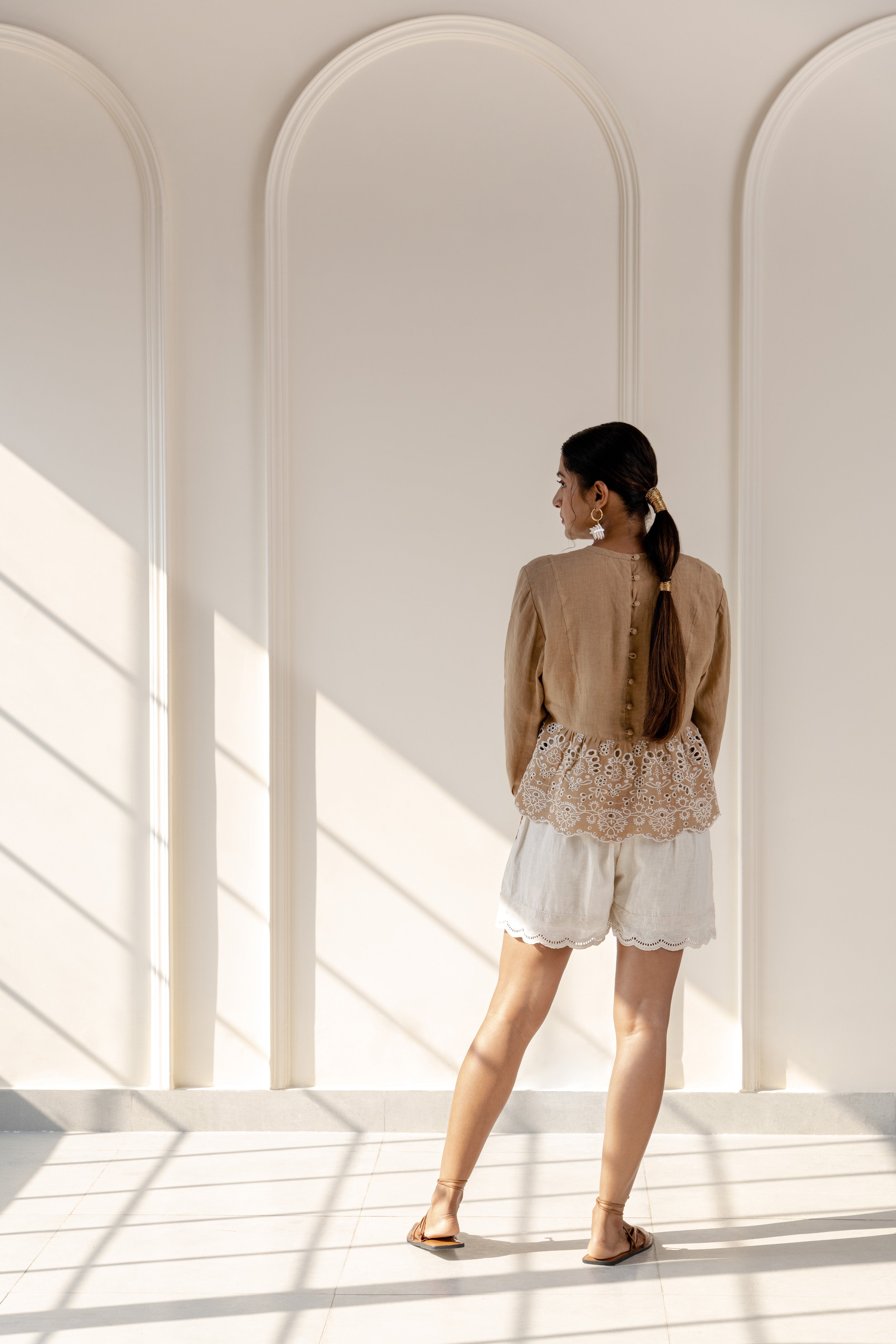 Crema linen embroidered shorts